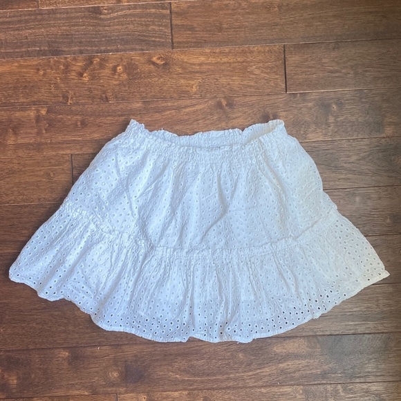 Shade Critters Other - Adorable White Eyelet Skirt for Kids